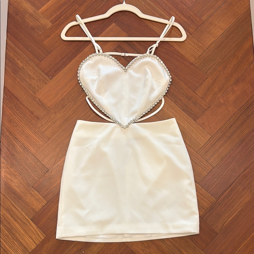 Area Inspired White Heart Mini Dress with Rhinestone Details 🤍💎🤍 BNWT XS